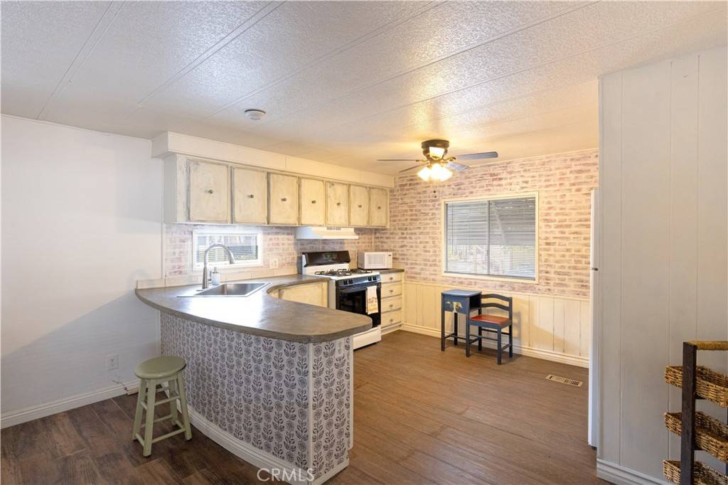 Lynwood, CA 90262,5300 cortland ST #23