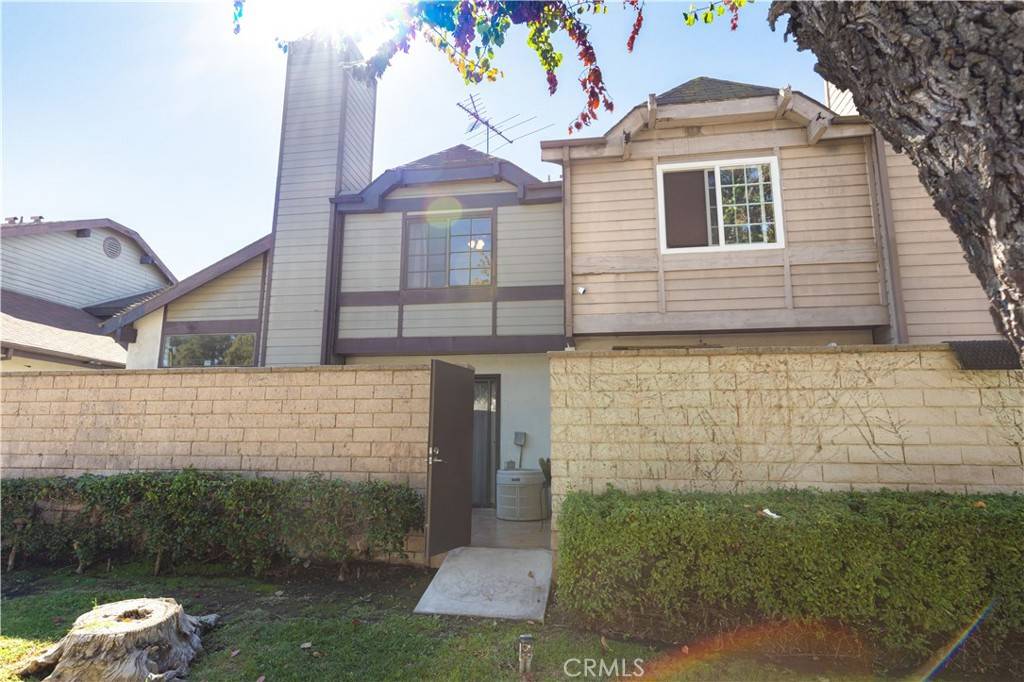 Huntington Park, CA 90255,6000 Arbutus AVE #F