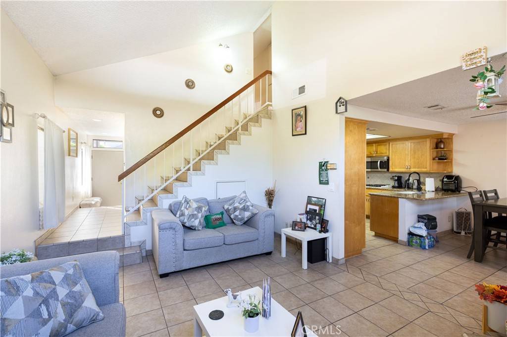 Huntington Park, CA 90255,6000 Arbutus AVE #F