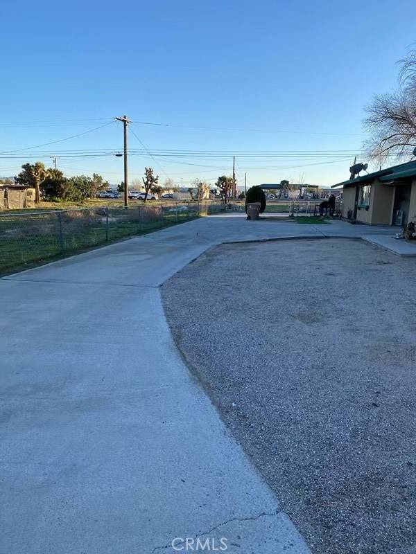 Hesperia, CA 92345,16043 Juniper