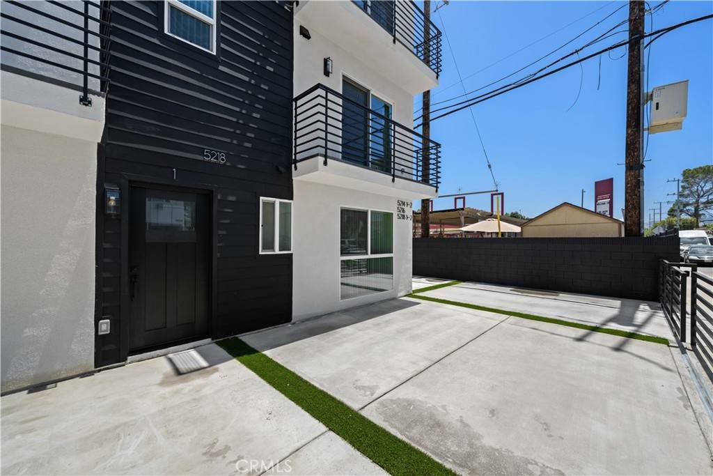 Toluca Lake, CA 91601,5218 Auckland AVE