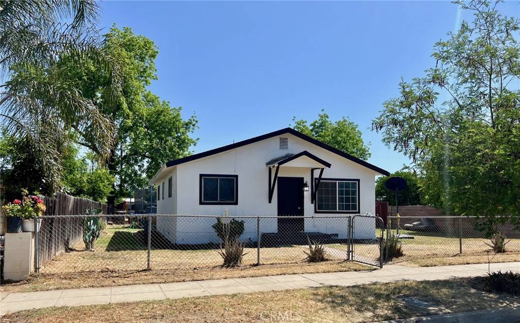 Madera, CA 93638,809 S B ST