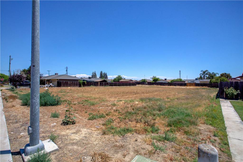 Livingston, CA 95334,612 East AVE