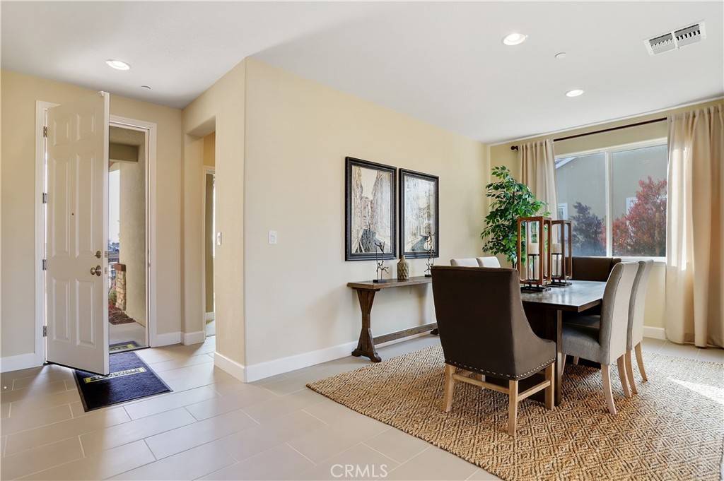 Los Banos, CA 93635,448 Barrett LN