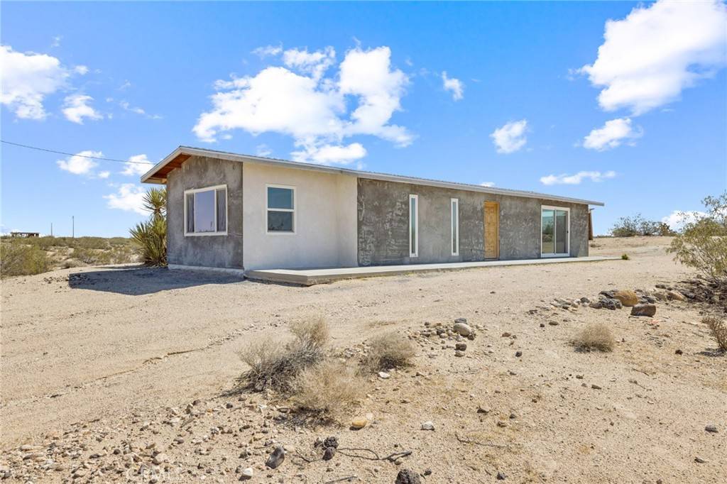 Joshua Tree, CA 92252,64515 Del Oro RD