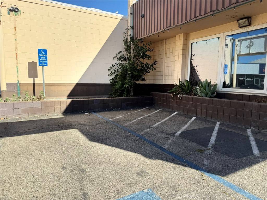 Merced, CA 95340,1327 W 18th ST