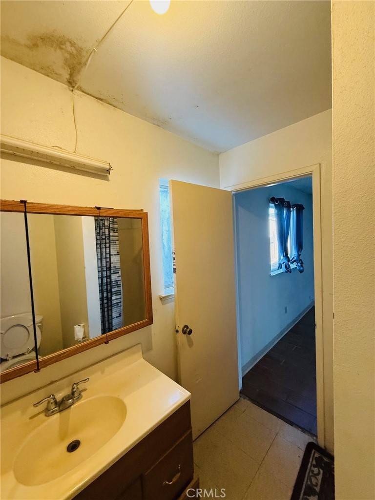 Reedley, CA 93654,250 N Kady AVE