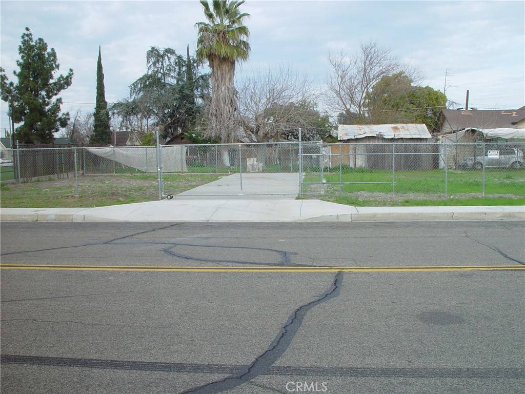 Madera, CA 93638,601 E ST