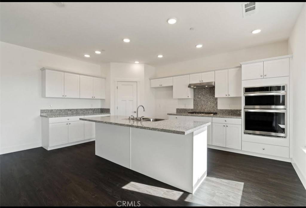 Madera, CA 93637,1207 Via Valencia