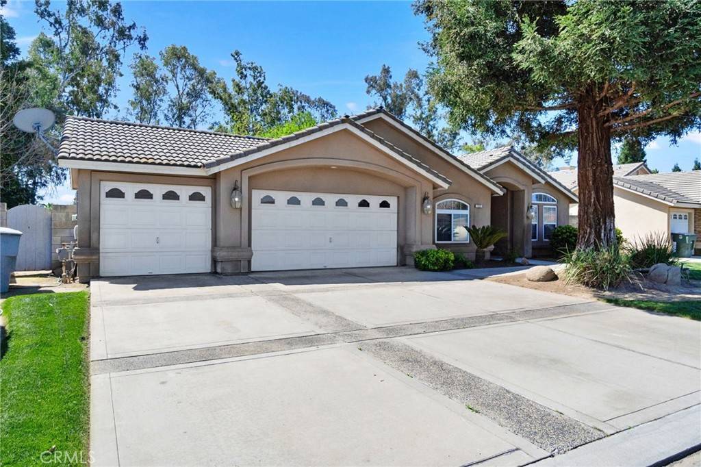Madera, CA 93637,122 East