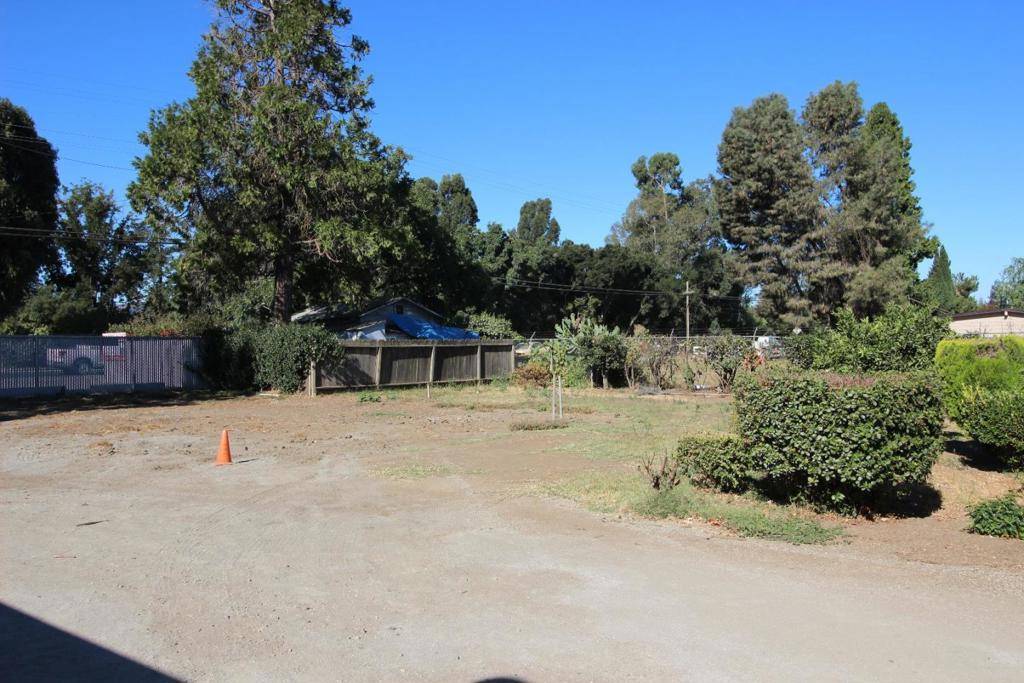 Gilroy, CA 95020,2025 Pacheco Pass HWY