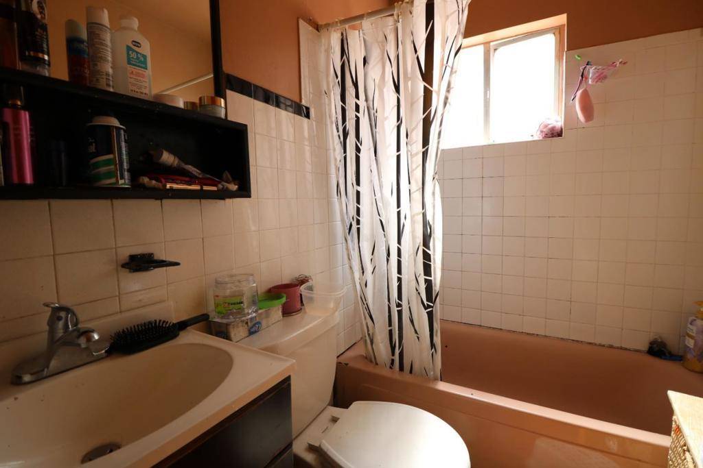 South San Francisco, CA 94080,856 Hawthorne PL