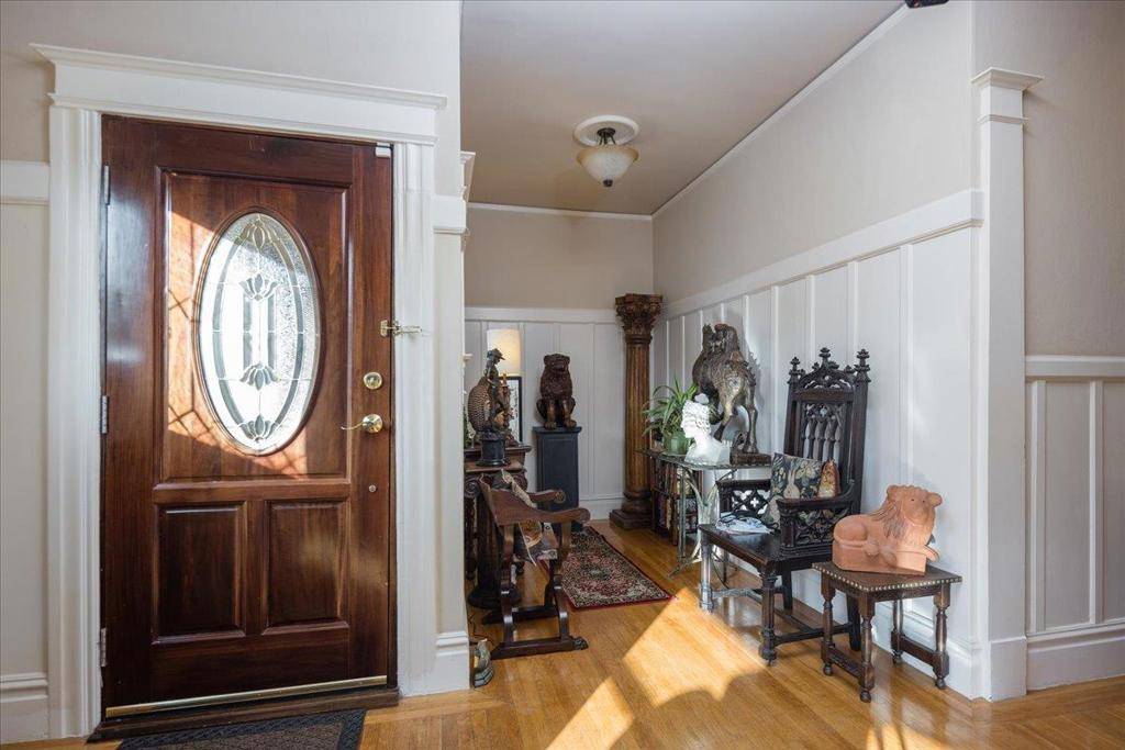 CA 94118,934 Lake ST