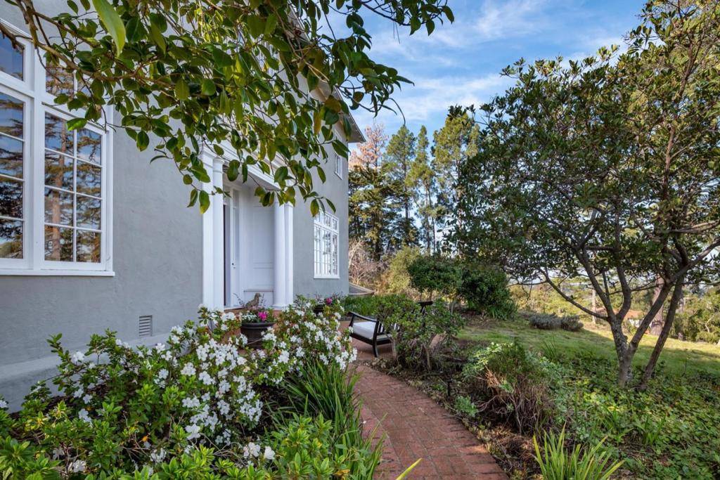 Hillsborough, CA 94010,Address not disclosed