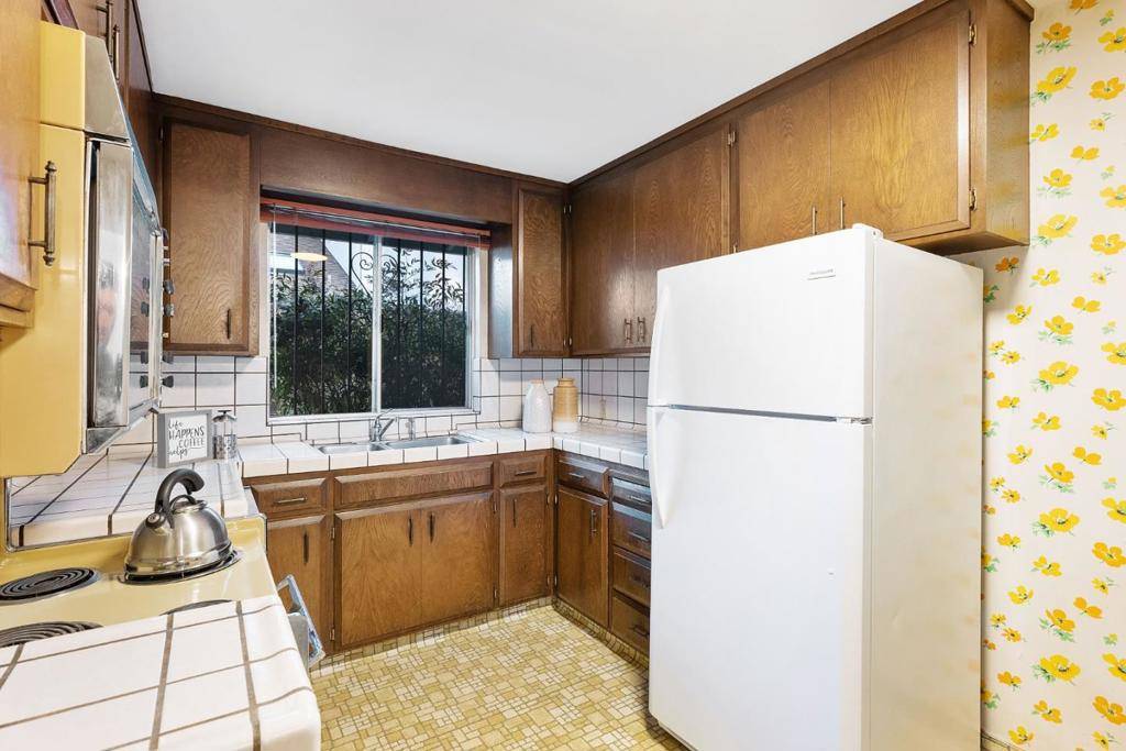 Palo Alto, CA 94303,Address not disclosed