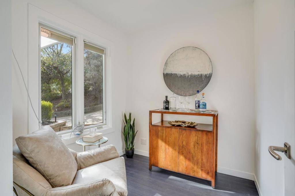 Hillsborough, CA 94010,Address not disclosed