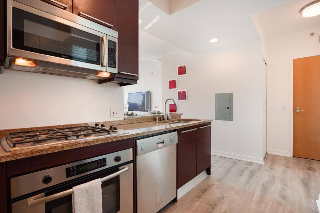 CA 94105,425 1st ST #805