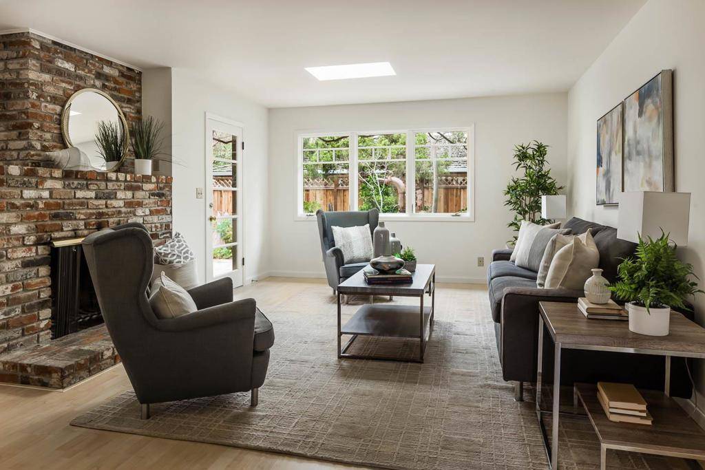 Mountain View, CA 94040,Address not disclosed
