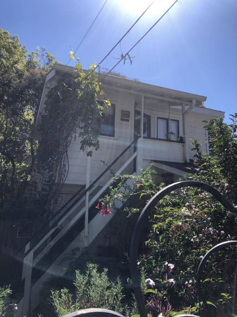 Capitola, CA 95010,709 El Salto DR