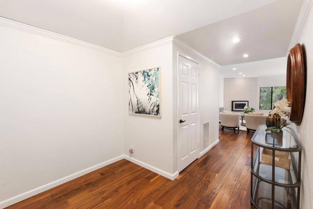 Menlo Park, CA 94025,Address not disclosed