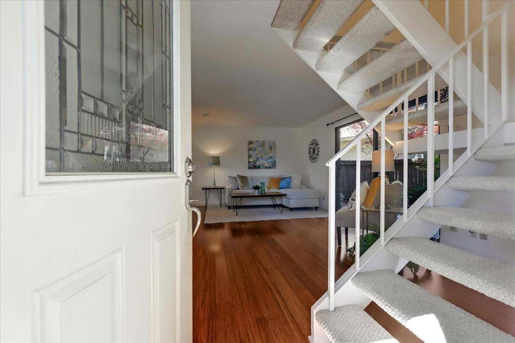 Mountain View, CA 94043,Address not disclosed
