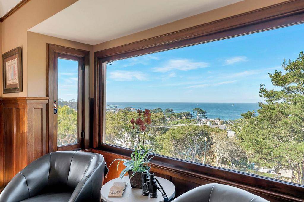 Pacific Grove, CA 93950,289 Lighthouse AVE