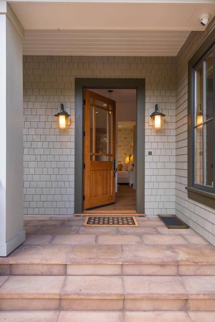 Burlingame, CA 94010,Address not disclosed