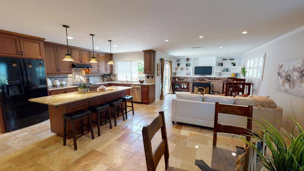 Gilroy, CA 95020,Address not disclosed