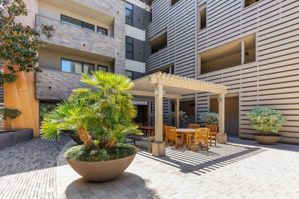 Burlingame, CA 94010,Address not disclosed