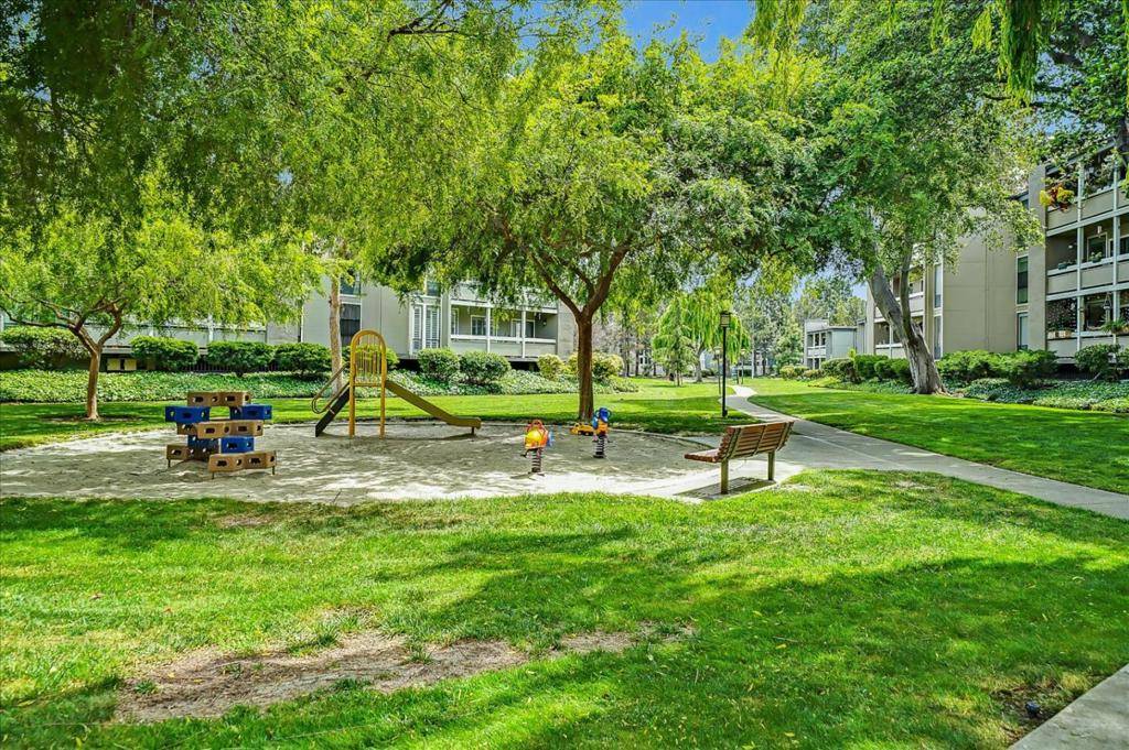 Foster City, CA 94404,1171 Compass LN #305