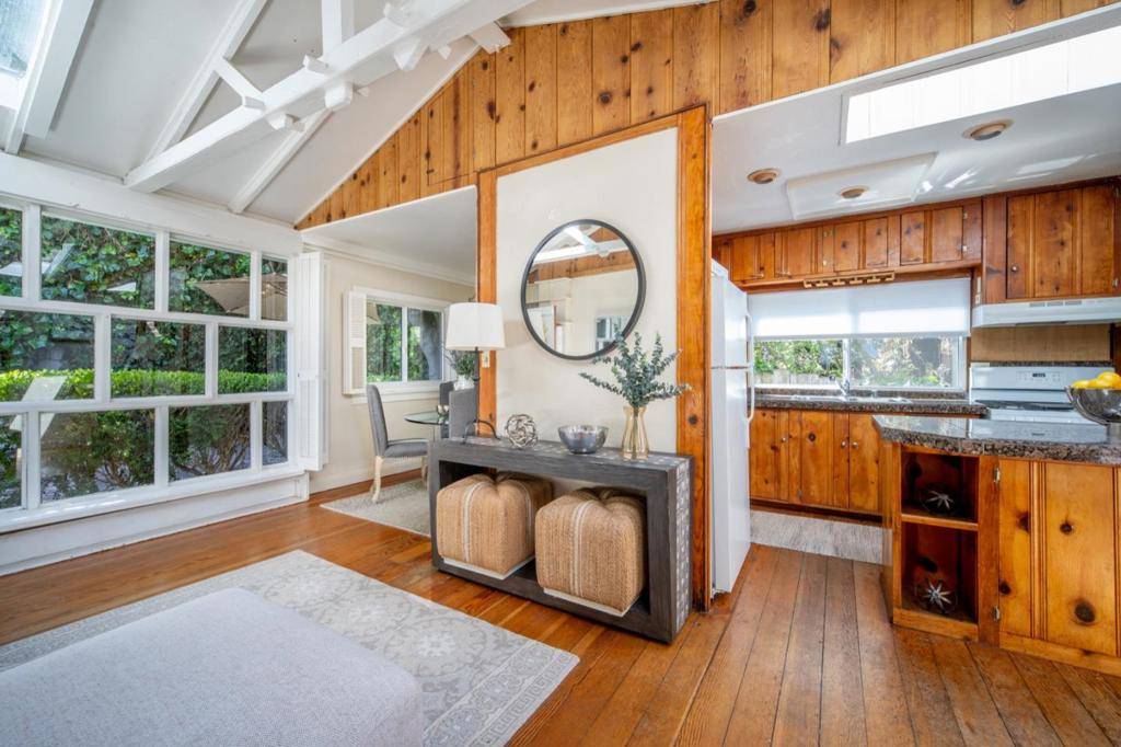 Pacific Grove, CA 93950,136 2nd ST