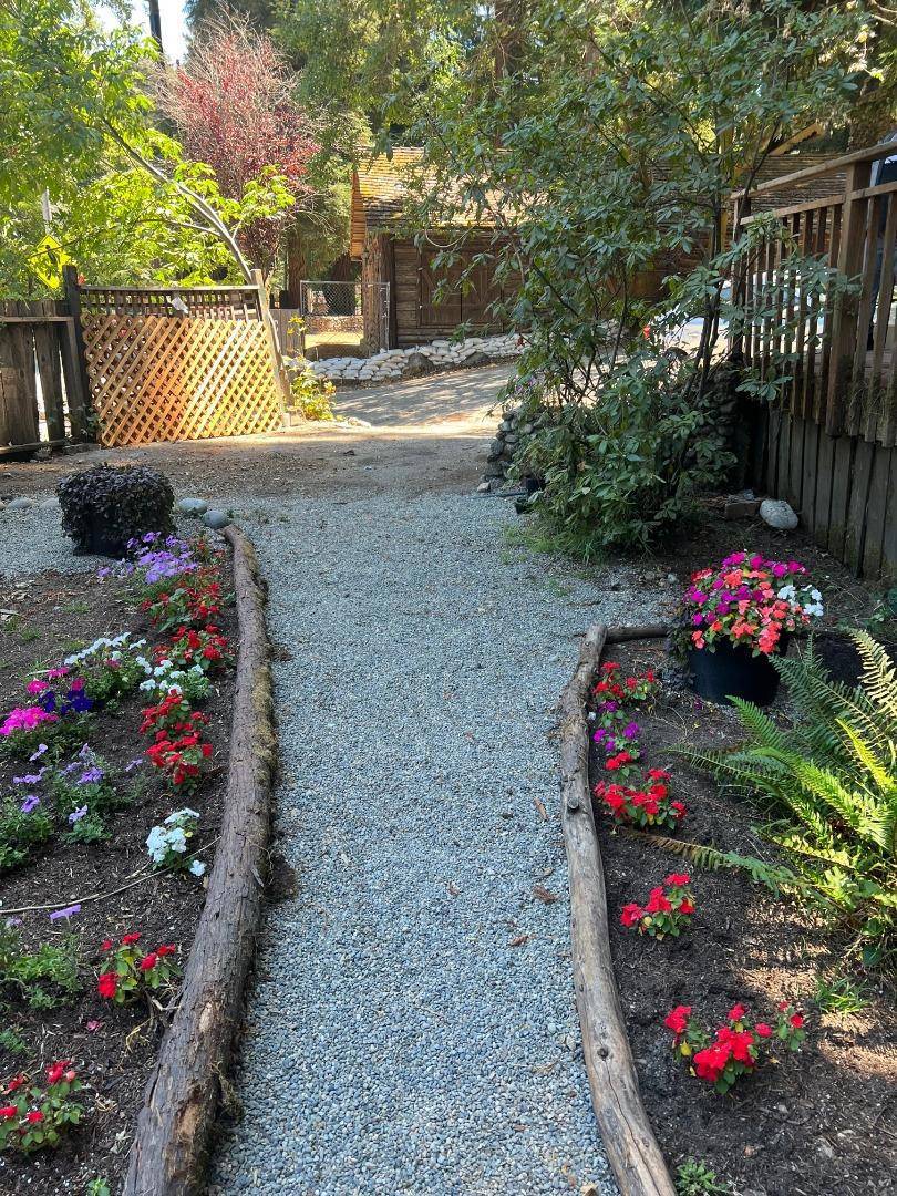 CA 95007,11370 Clear Creek RD