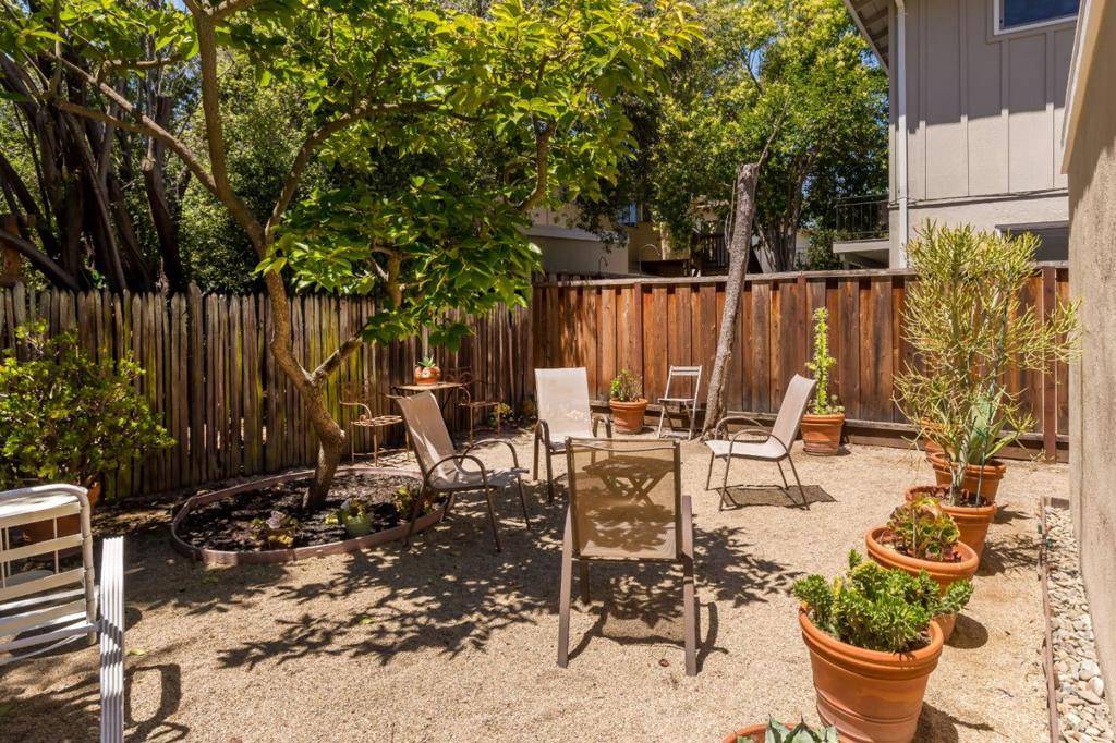 Menlo Park, CA 94025,855 Fremont ST