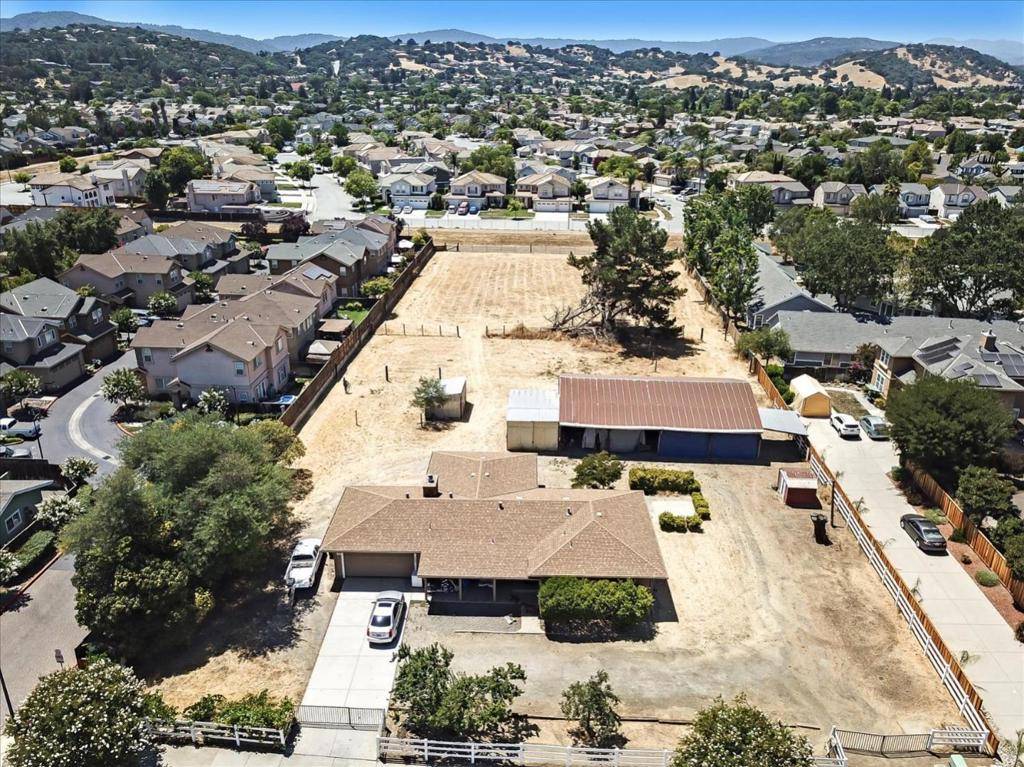 Gilroy, CA 95020,9045 Kern AVE