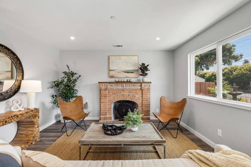 Menlo Park, CA 94025,635 Pierce RD