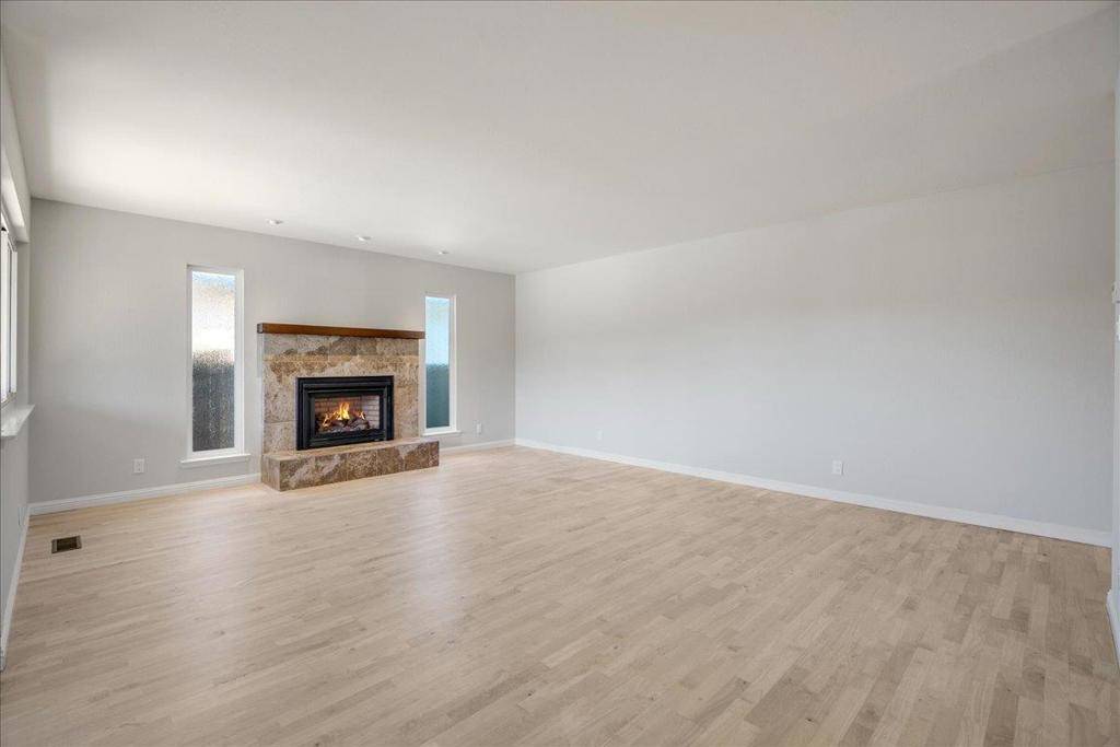 Half Moon Bay, CA 94019,443 Miramontes AVE