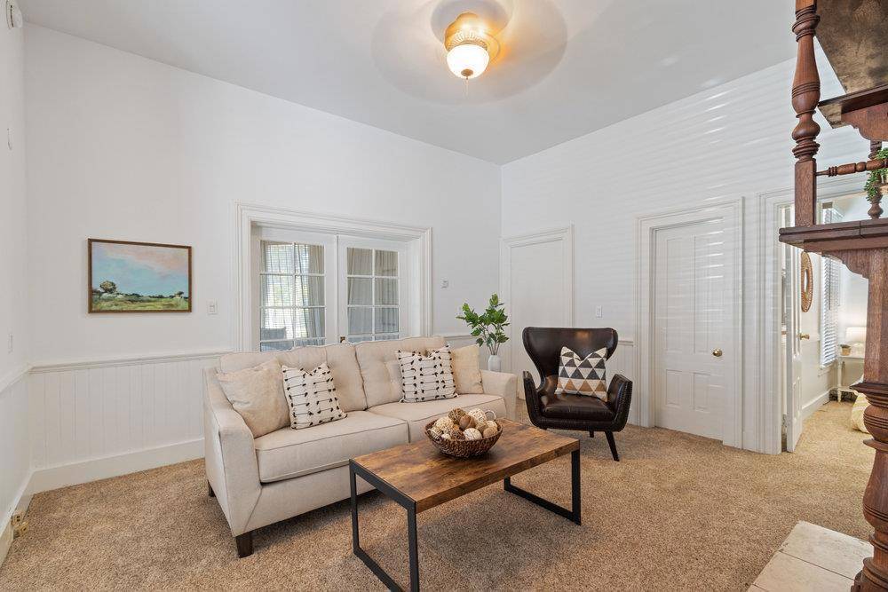 Santa Cruz, CA 95060,839 Riverside AVE