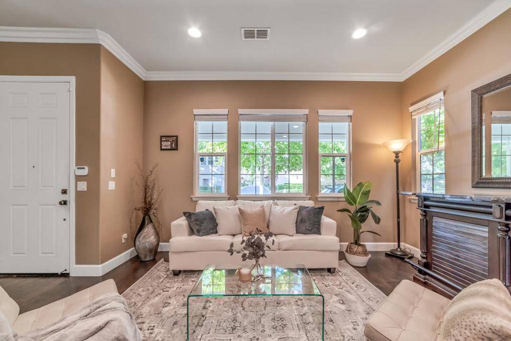 Santa Clara, CA 95050,1957 Worthington CIR