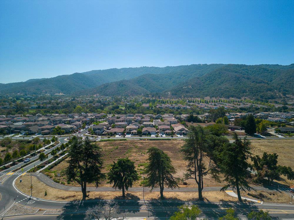 Gilroy, CA 95020,0 Hecker Pass