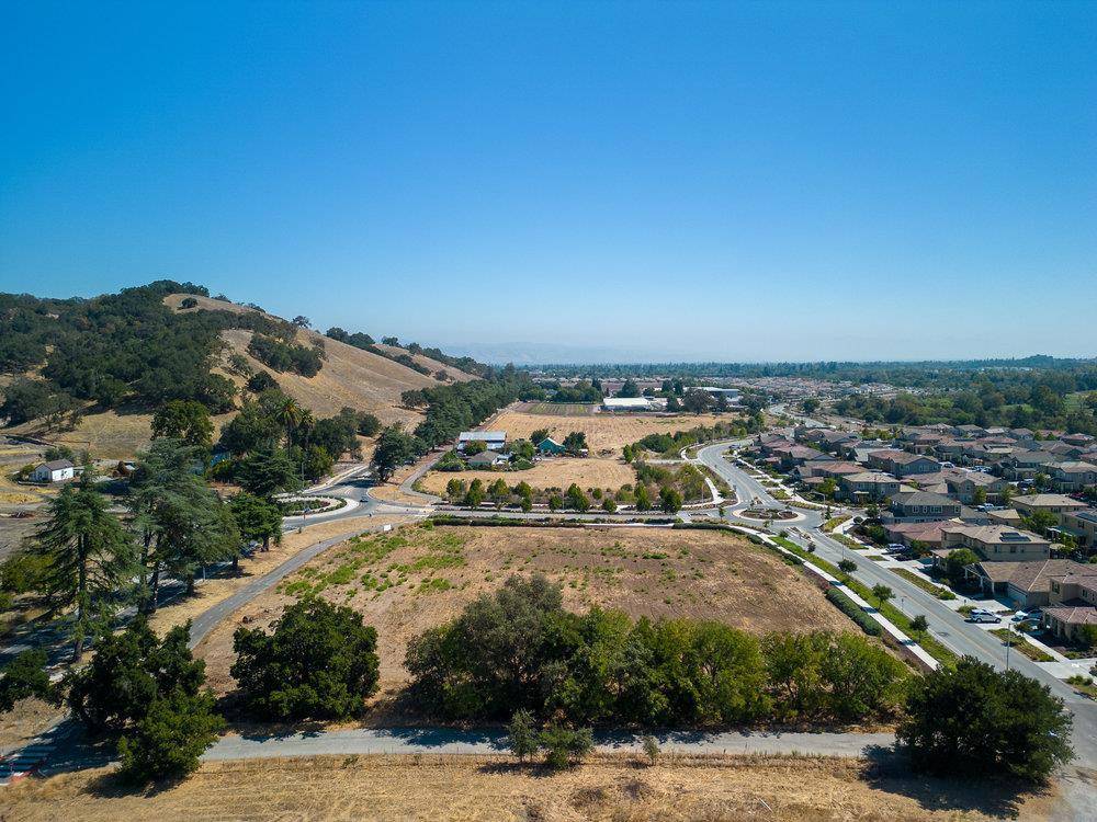 Gilroy, CA 95020,0 Hecker Pass