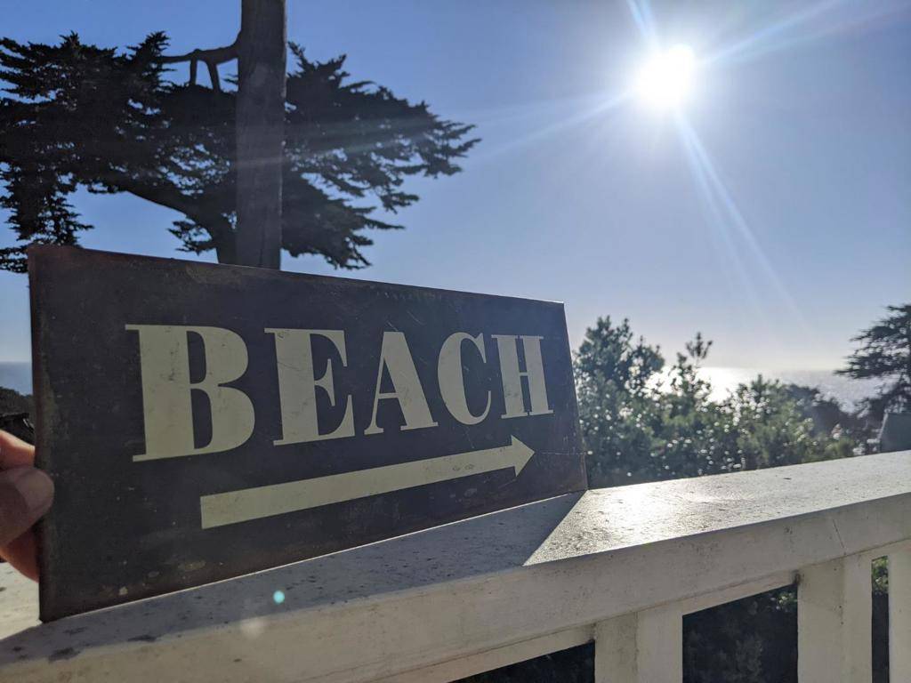 Moss Beach, CA 94038,Address not disclosed