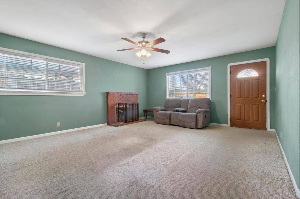 Modesto, CA 95350,1800 Debonaire DR