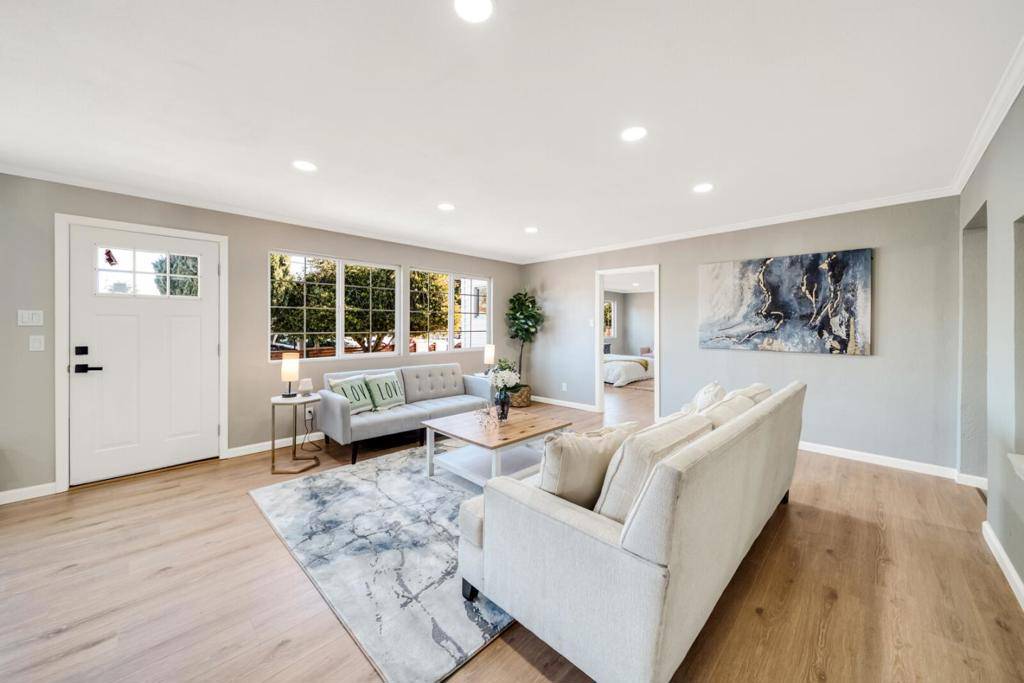 East Palo Alto, CA 94303,2383 Menalto AVE