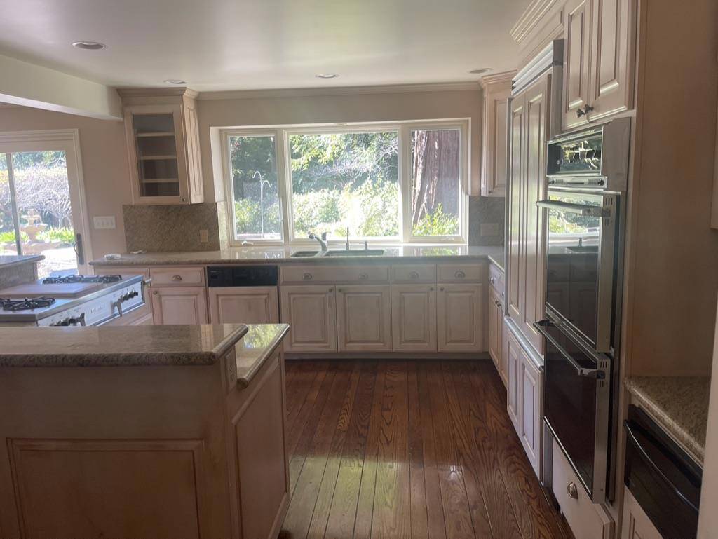 Atherton, CA 94027,9 Betty LN