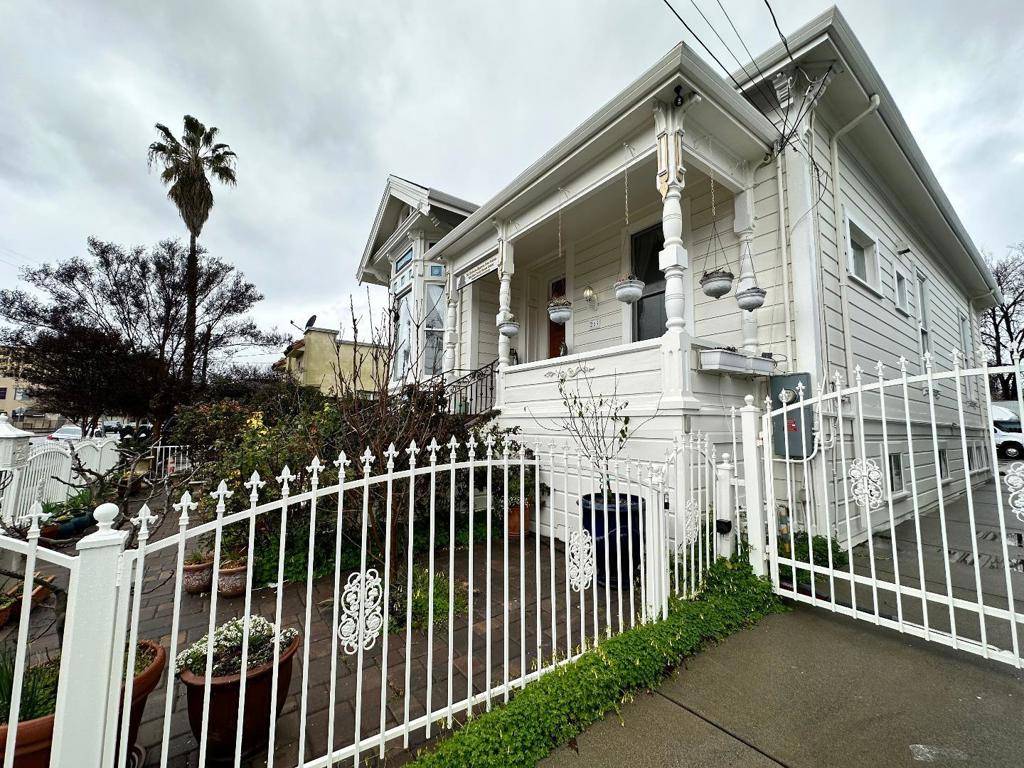 San Jose, CA 95112,269 E Saint James ST