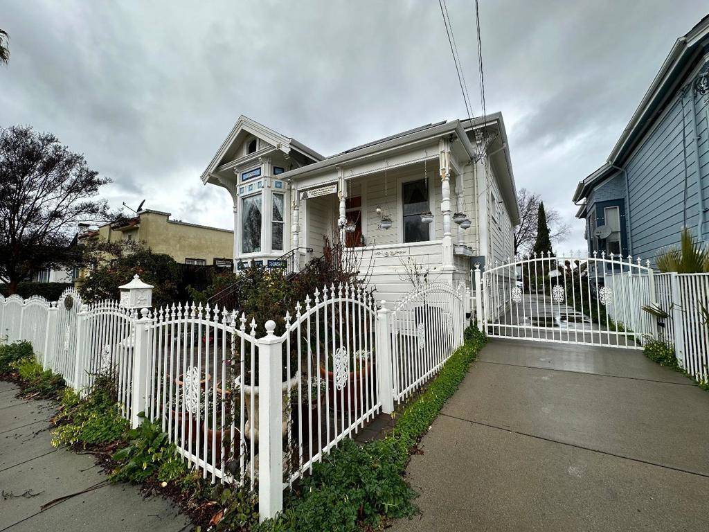 San Jose, CA 95112,269 E Saint James ST