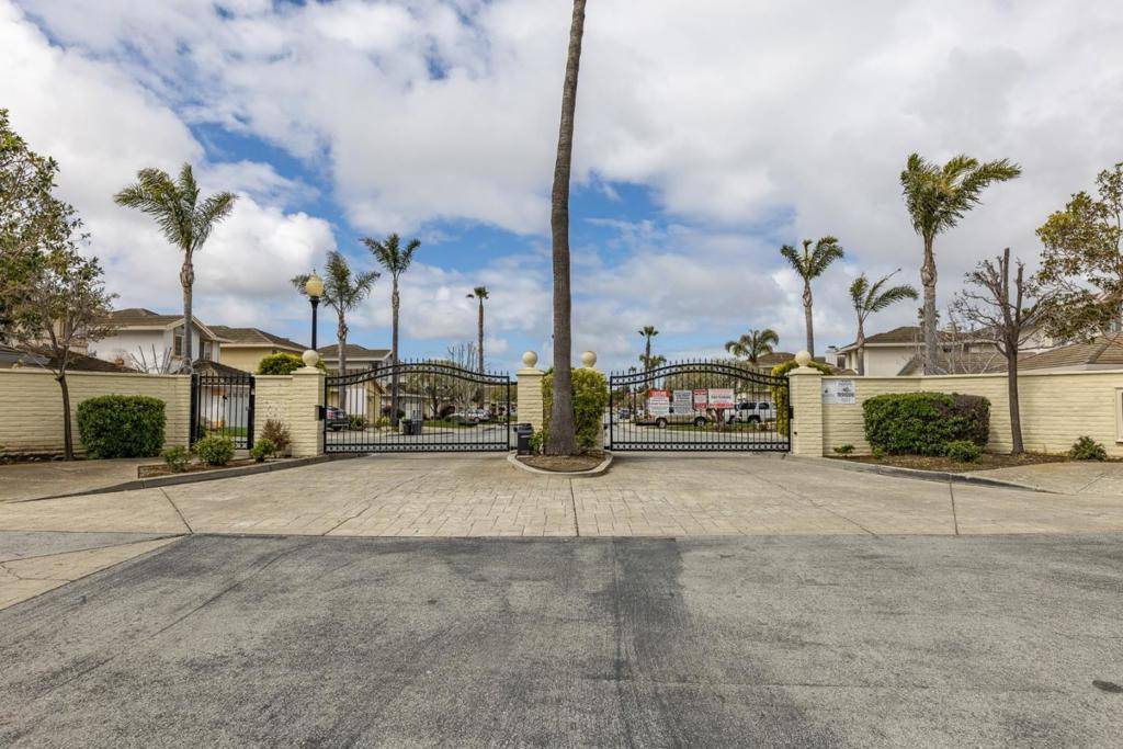 Salinas, CA 93906,209 Montclair LN