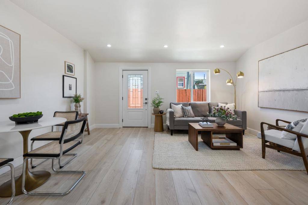 Brisbane, CA 94005,19 Visitacion AVE