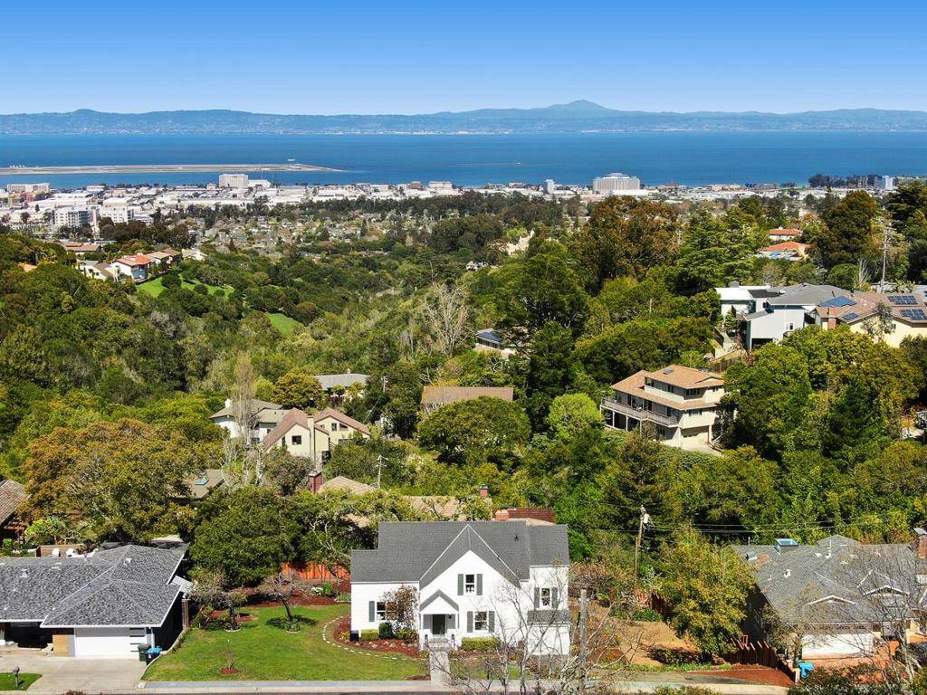 Burlingame, CA 94010,1522 La Mesa DR