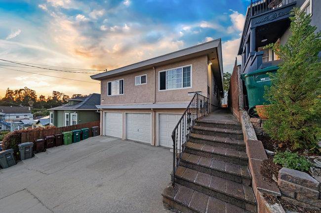 Oakland, CA 94601,2946 E 29th ST